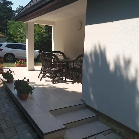 Appartement Little House With Garden